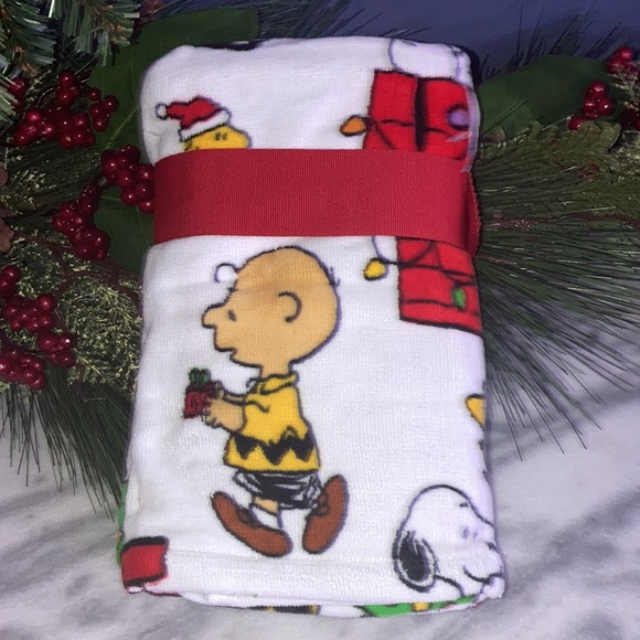 Snoopy peanuts Christmas towels - Picture 4 of 4